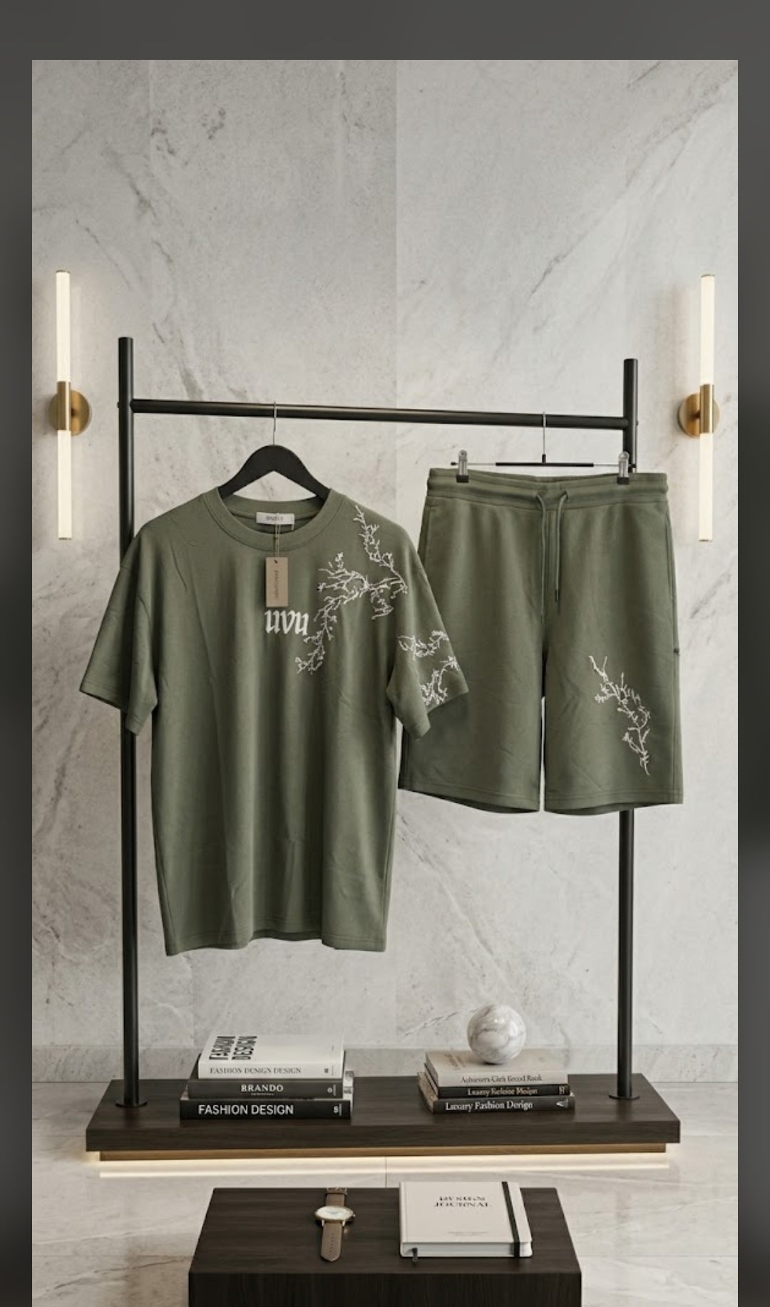 T-shirt manches courtes avec culotte.